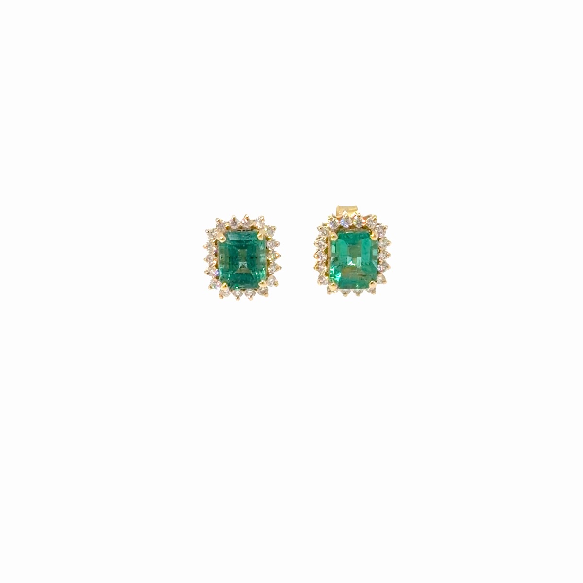 Aretes Halo Studs de Diamante y Esmeralda en Oro Amarillo